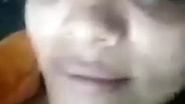 Desi XXX wife in a yellow sari flashes her tits in amateur solo sex video