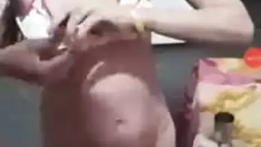 Fucker touches Desi girl's XXX body parts in the homemade MMS video