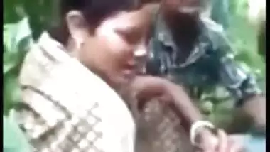 Desi mms sex videos, caught as devar fuck bhabhi outdoor In the jungle