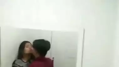 Pervert records colleague’s mms sex in the office bathroom