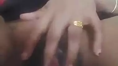 Mature pussy show video recorded for auntie’s online friend