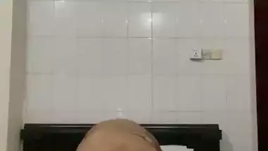 Desi lovers in OYO room having deepest sex viral xxx