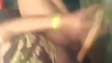 Desi Bhabhi from Indian country dildoes pussy in XXX video for MMS fans