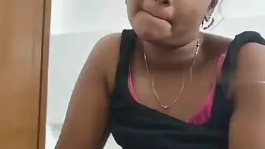 Dark skinned mallu girl gives handjob to boyfriend