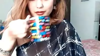 Smoking hot Indian girl ‘Fingering ass’ & ‘Saree strip tease’ Live on cam part 1