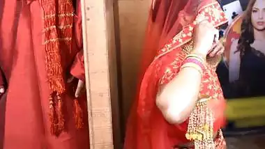 Desi sex video of Sasur fucking his Bahu on her suhagrat