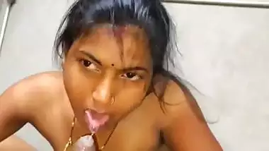 Cum pouring in mouth after heavy blowjob by village wife