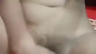 Horny Bangladeshi Desi XXX girl fingering her both holes