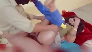 Indian lady fucked by her lover in park. Desi mms hd XXX sex video