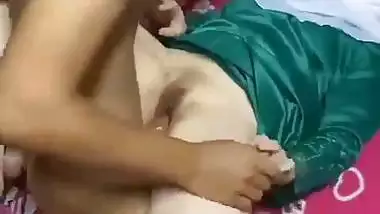 Lahore guy fucks his 18 yr old hijabi cousin’s pussy