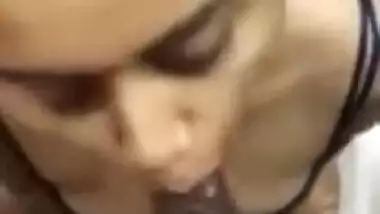 A Desi Wife Give a Awesome Blowjob on Husband's Co-worker Friend in Hotel