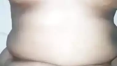 Mature chubby auntie gets her fat XXX twat plowed hard by Desi dude