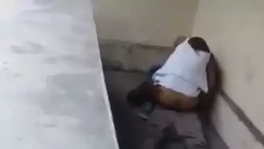 Outdoor xxx MMS of a college couple fucking behind the college