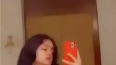 Sexy GF nude pics and viral nude videos spread