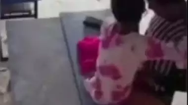 College hottie fucked by her school teacher to give her a better grade, Desi mms scandal