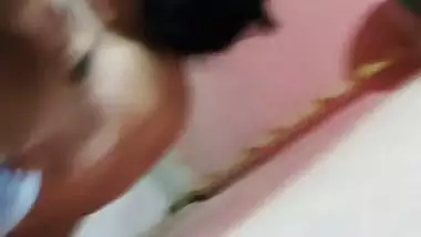 Mature bhabhi bathing naked caught by devar