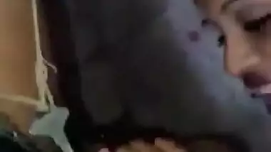 Desi Beautiful gf sucking lover dick