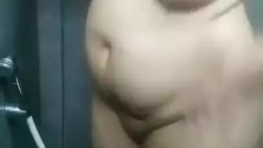 Busty Desi wife shakes her big XXX butt in amateur shower sex video