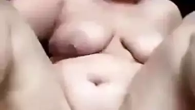 Big ass desi nude milf enjoys exposing her body