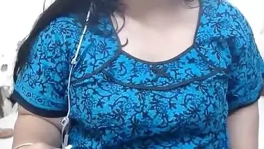 Indian Desi Aunty Talking Dirty And Showing Her Hairy Pussy To Her Customer