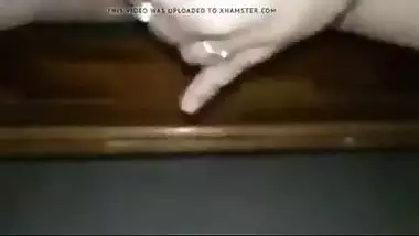 Tamil sex video of an amateur slut satisfying her pussy with a sex toy