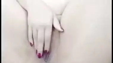 Horny Desi seductress uses cucumber to fuck her XXX ass and pussy