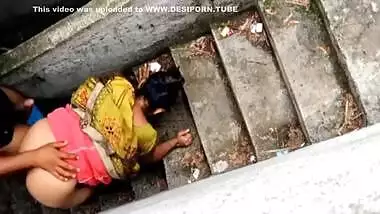 Desi Bhabhi Ko Sidhi Me Choda Hot Indian Bhabhi Fucking In Top Of House