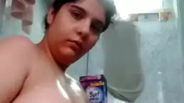 Desi with naked XXX body parts showers herself in front of the camera