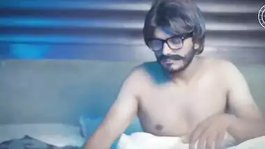 Pati Patni Aur Woh (2020) UNRATED 720p HEVC Fliz HDRip Hindi S01E04 Hot Web Series