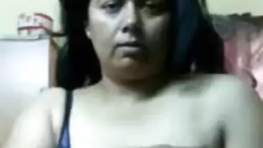 Hot sexy aunty nude XXX show on cam for her secret husband