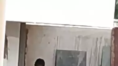 Exclusive- Desi Village Bhabhi Outdoor Bathing Record By