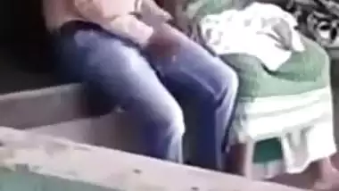 Indian girl in saree caught giving outdoor BJ to lover in Desi mms video