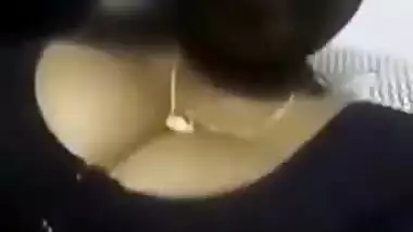 Today Exclusive -desi Aunty Shows Her Boobs To Lover On Video Call Part 1