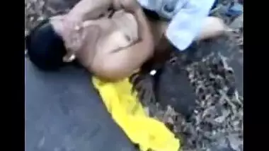 Blue film Bengali sex movie scene of legal age teenager girl Jyothi fucking outdoors