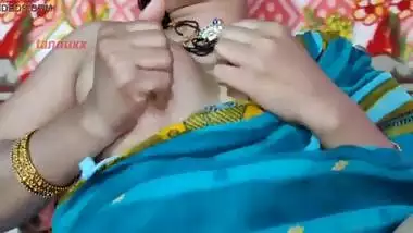 Indian Desi Village bhabhi sexy blowjob and pussy fucking puja beautiful hotel room