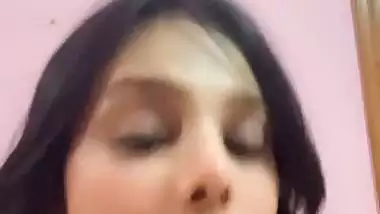 Indian nude girl shows her hot and sexy body on camera