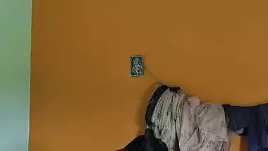 Desi housewife fucks in all positions in xxx desi sex MMS