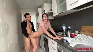 One Sunday while I'm cooking in a thong, Valentin fucks me deliciously - Miss Pasion -