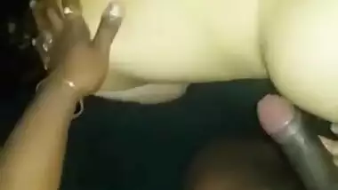 Desi BBW gets cumshot on back after a minute of XXX action with man
