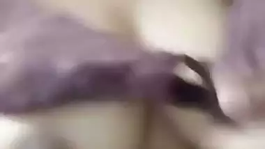 Desi Unhooking bra solo selfie