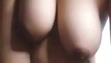 Desi shows sexy dark nipples and pink XXX lips to lover via video link