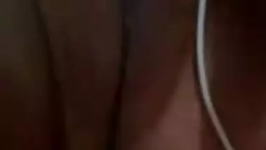 Horny Paki girl shows XXX orifice to boyfriend via video chat