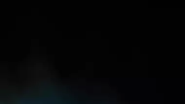 XXX partner impales Desi lady's cunt with hard sex tool in chudai clip