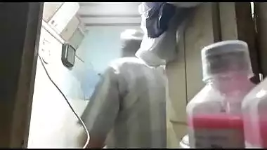 Desi teen comes to a XXX doctor who has sex with her in his office