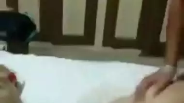 MMS video of Desi guy having XXX affair with Tamil slut in hotel