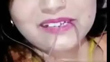 Desi XXX girl shows off juicy boobs during video call that is MMS