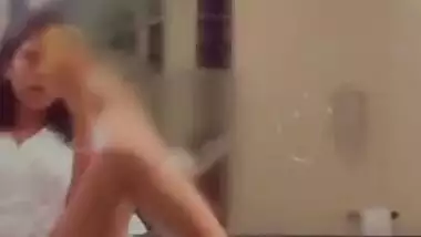 Instagram hot Mumbai girl nude bath viral clip