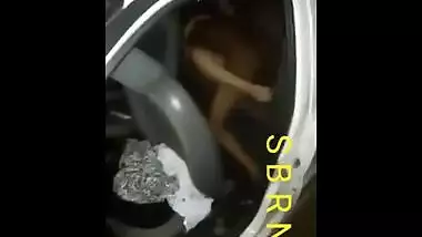 Office slut is getting her pussy hammered by her boss in his car