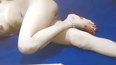 Indian college girlfriend horny to get fucked