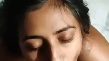 Horny girl takes her lover’s Indian cum in mouth